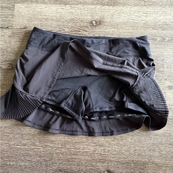 lululemon athletica Black Skort with Pleated Sides - Picture 3 of 7